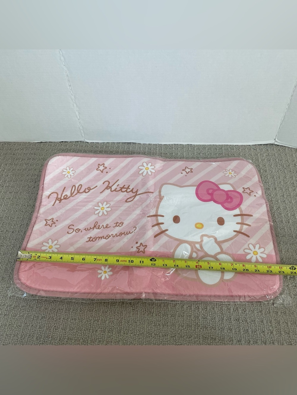 New hello kitty floor mat - Picture 4 of 5